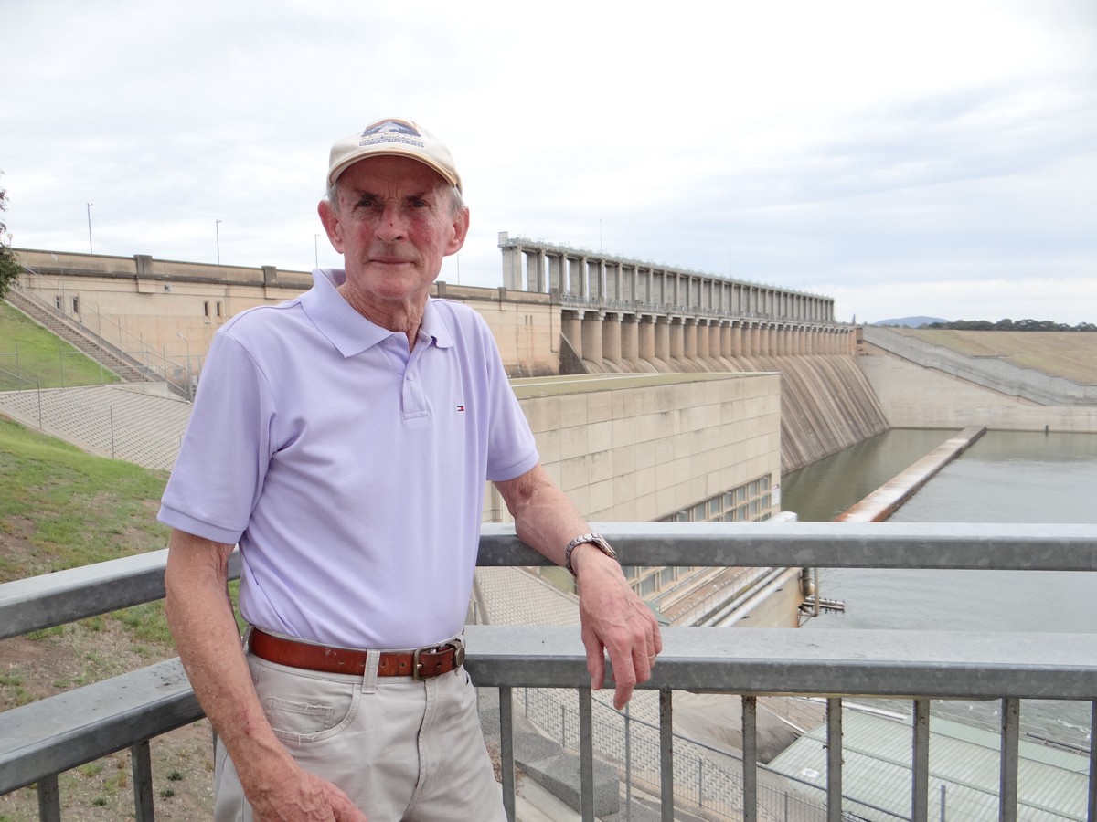 Image of Hume Weir wall and the author